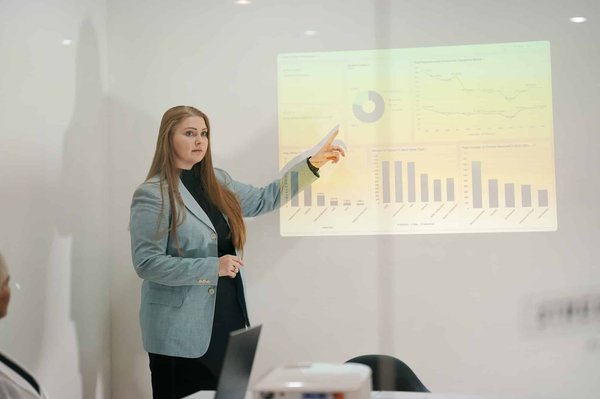 Comment élaborer un plan de formation en compétences de leadership pour les femmes en entreprise ?